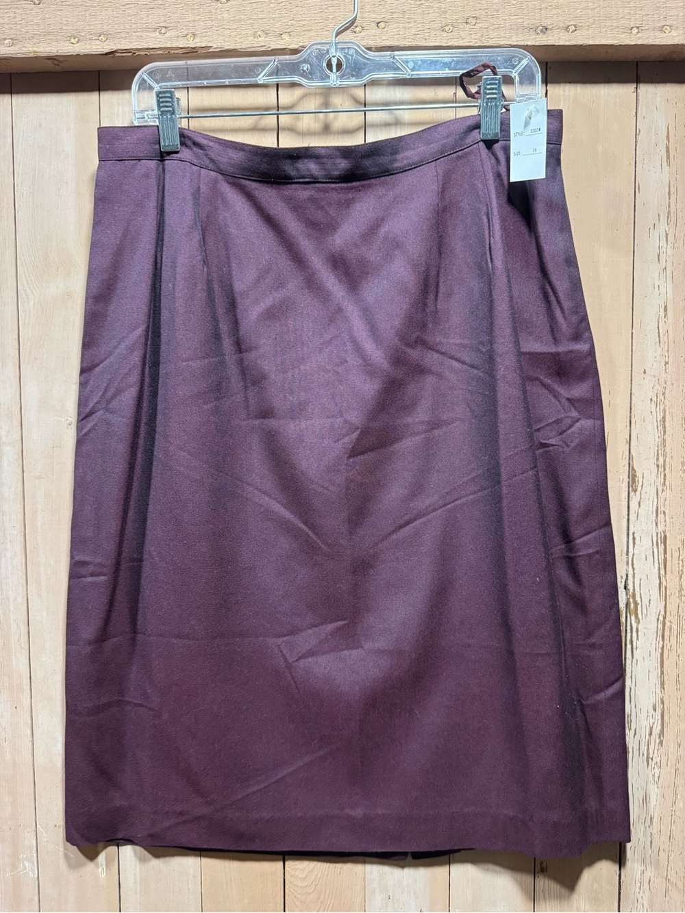 NWT VINTAGE Le Suit Burgundy Women's Skirt Suit, Blazer Jacket and Skirt (16) - Picture 4 of 7